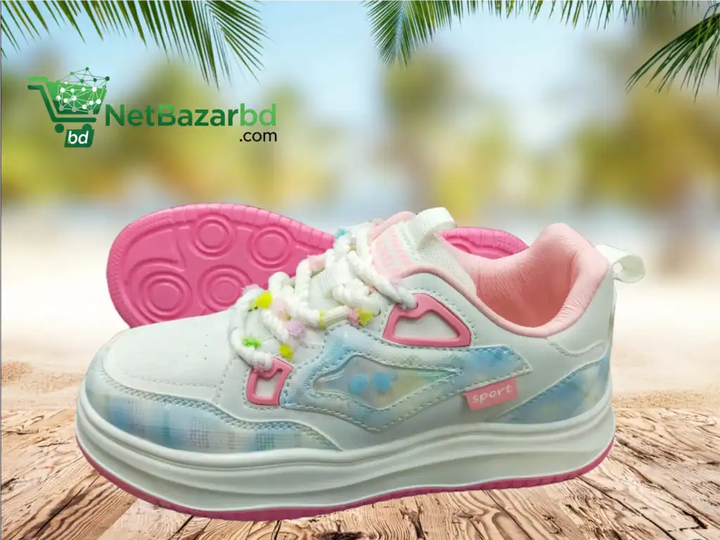 স্টাইলিশ হোয়াইট-স্কাই ব্লু কেডস